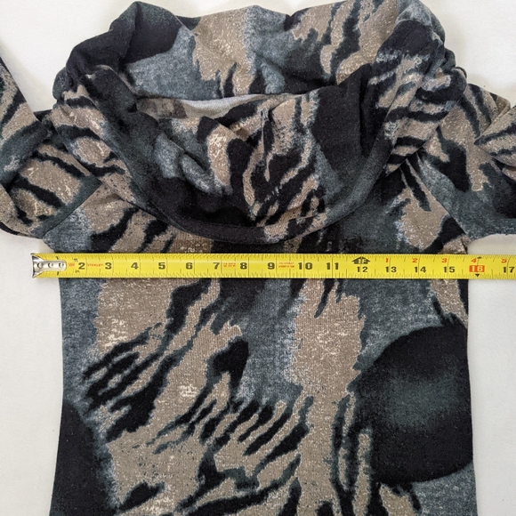 Blouse Sweater - Picture 2 of 3